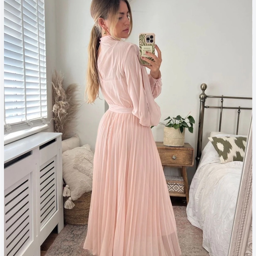 Elegant Pink Lace Dress